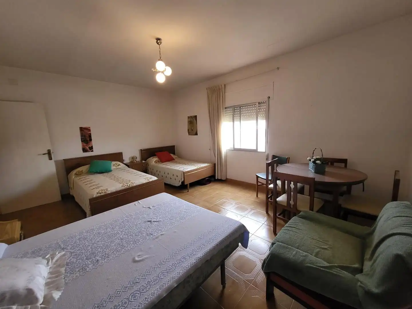Dormitori de Casa o xalet en venda en El Picazo   amb Calefacció, Terrassa i Moblat