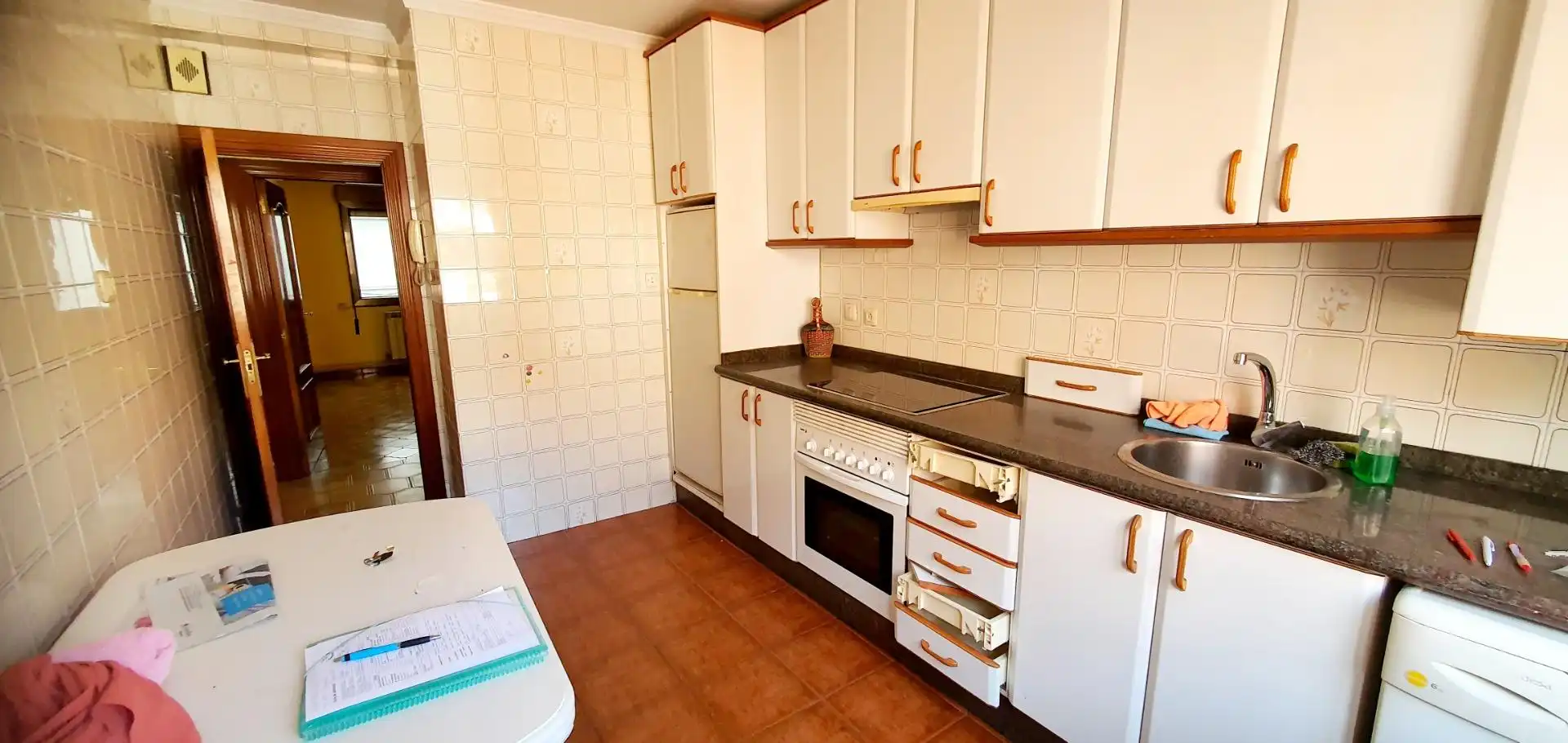 Cocina de Piso en venta en Oviedo  con Calefacción y Trastero
