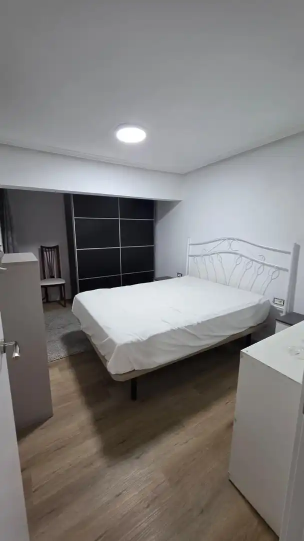 Schlafzimmer von Wohnung zum Verkauf in Bilbao  mit Möbliert