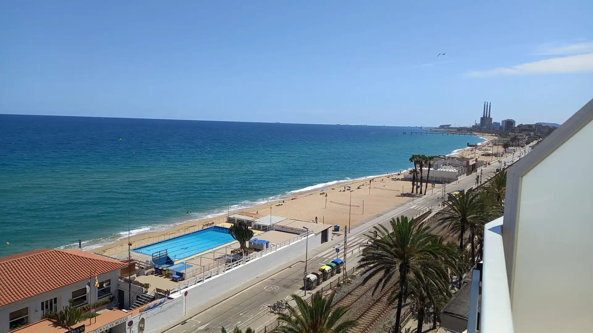 Vista exterior de Piso de alquiler en Badalona con Terraza, Amueblado y Balcón