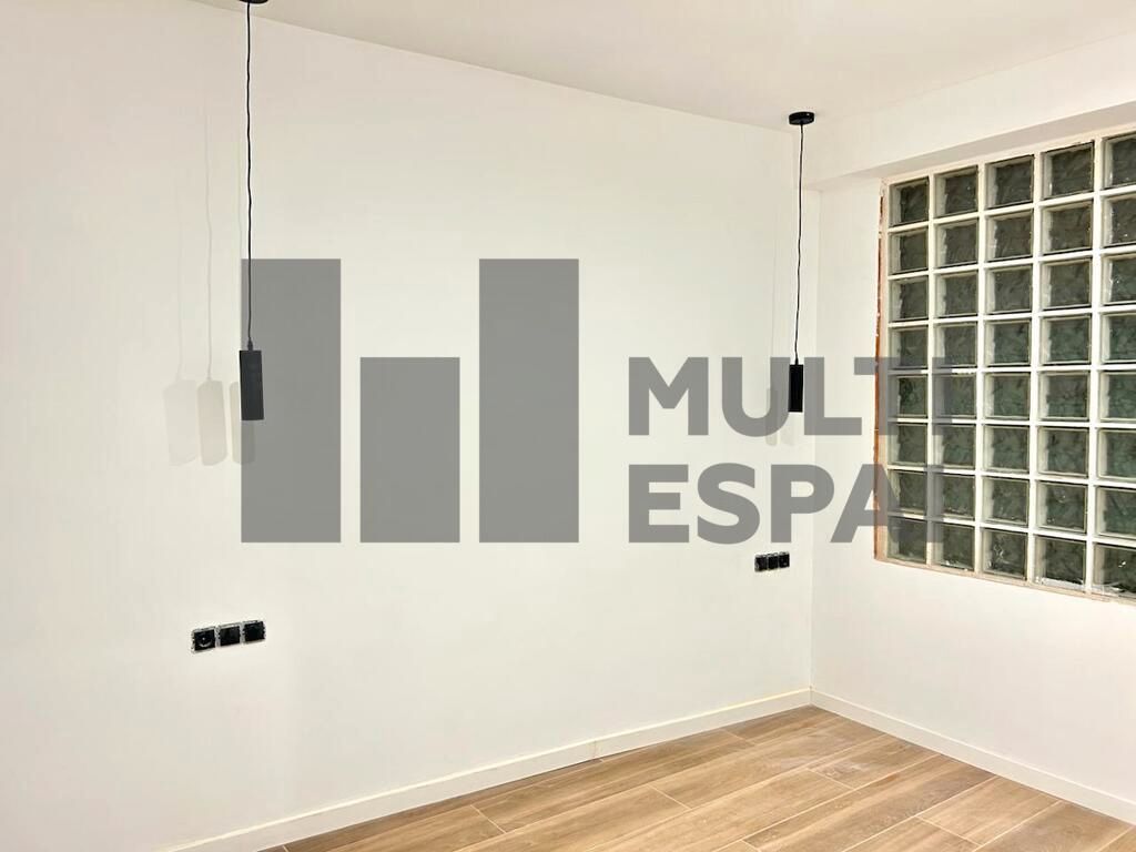 Study for sale in  Barcelona Capital  with Oven
