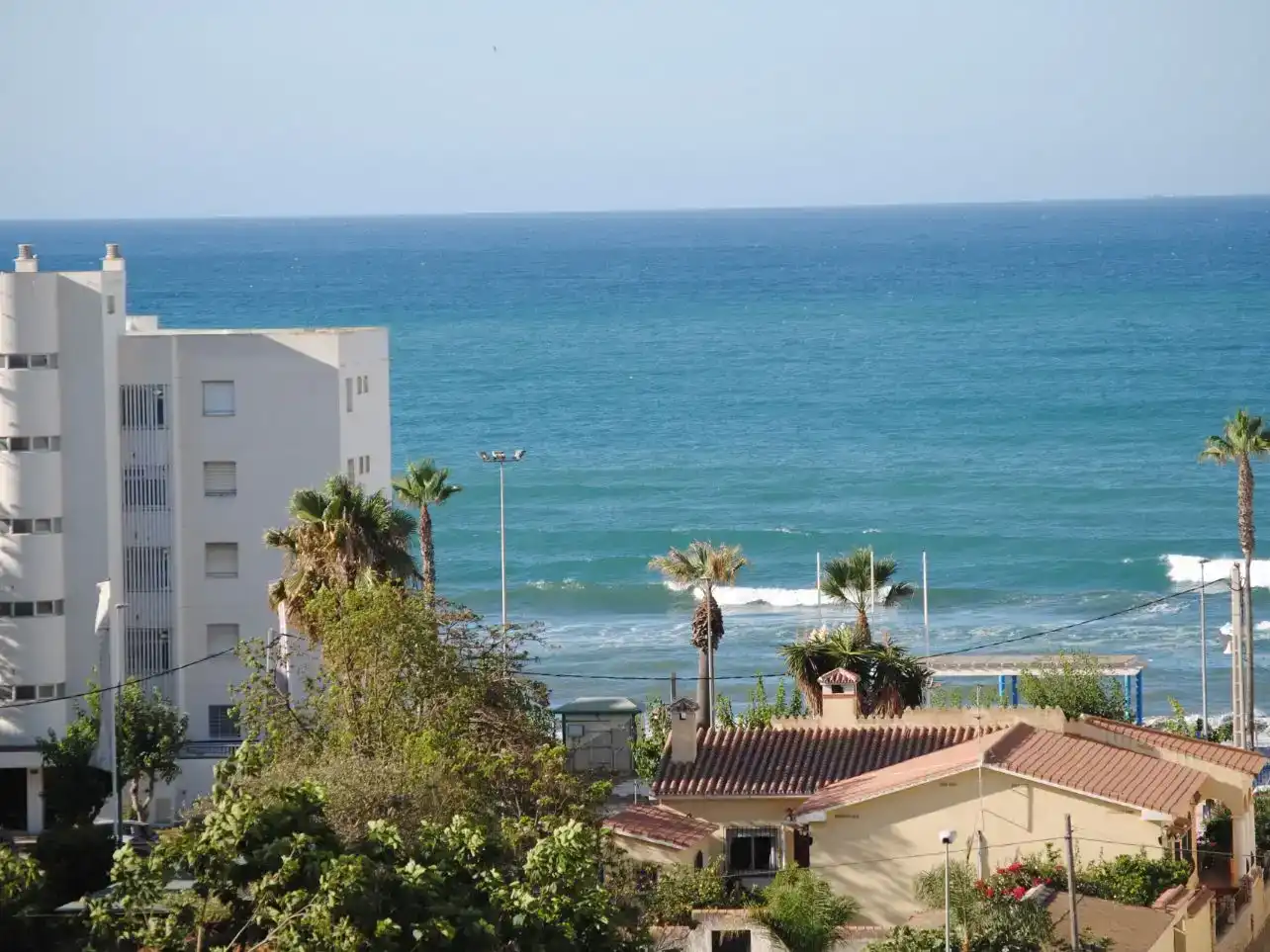 Vista exterior de Pis en venda en Rincón de la Victoria amb Aire condicionat, Piscina i Balcó