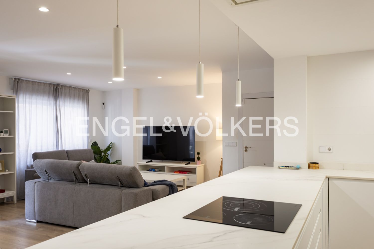 Cocina de Piso de alquiler en  Valencia Capital con Aire acondicionado, Calefacción y Parquet