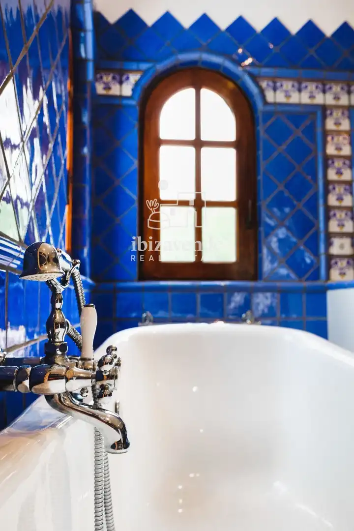 Bathroom of Houses for sale in Santa Eulària des Riu  with Air Conditioner, Private garden and Terrace
