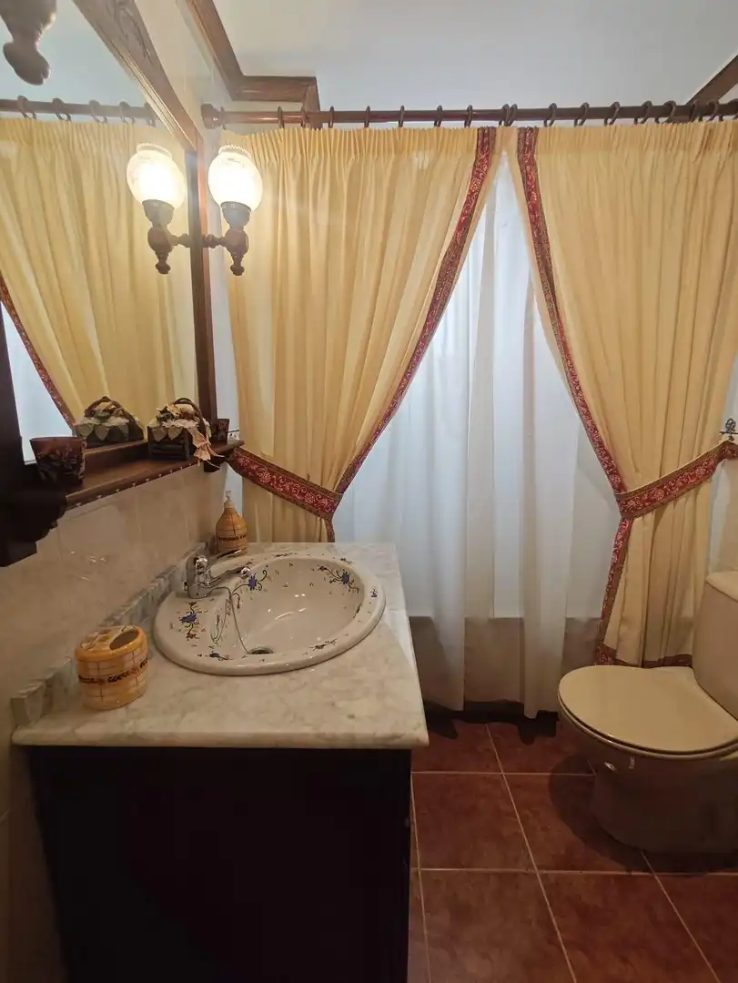 Baño de Piso en venta en Petrer con Aire acondicionado, Balcón y Alarma