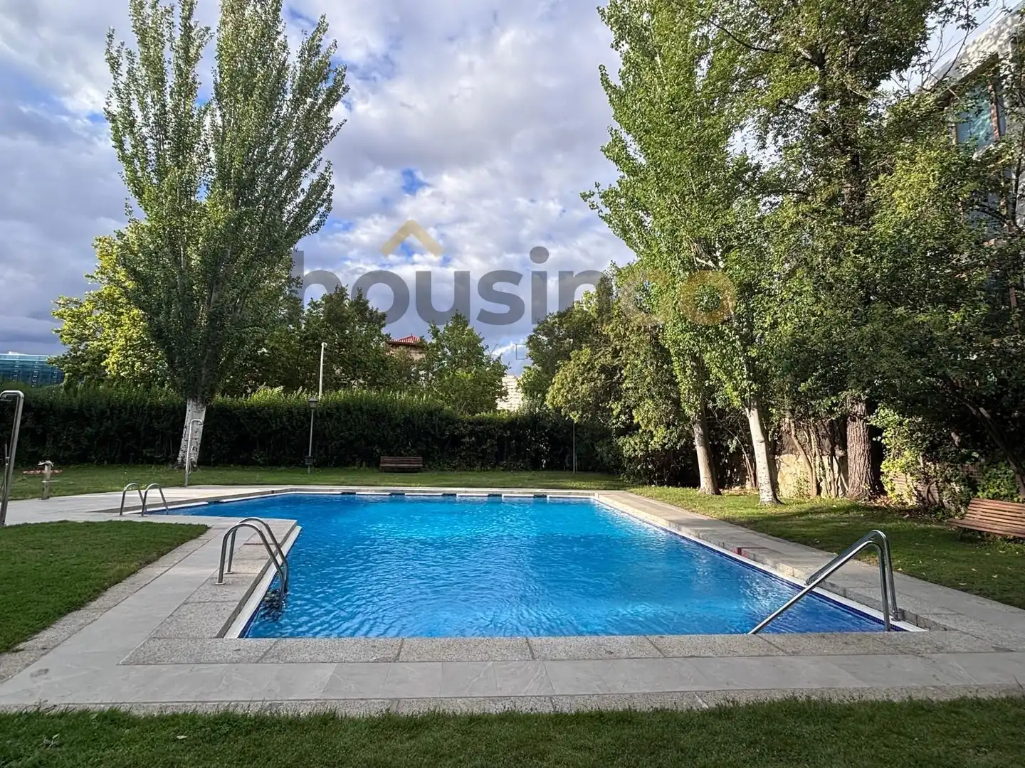 Ático con terraza en alquiler en Valle