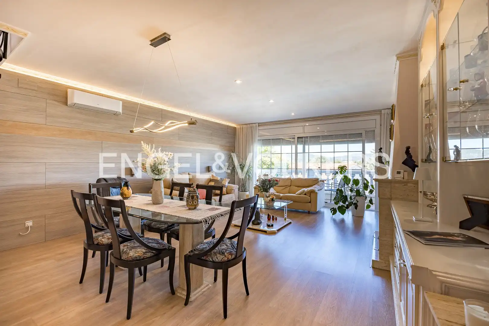 Comedor de Casa o chalet en venta en Esparreguera con Aire acondicionado, Calefacción y Jardín privado