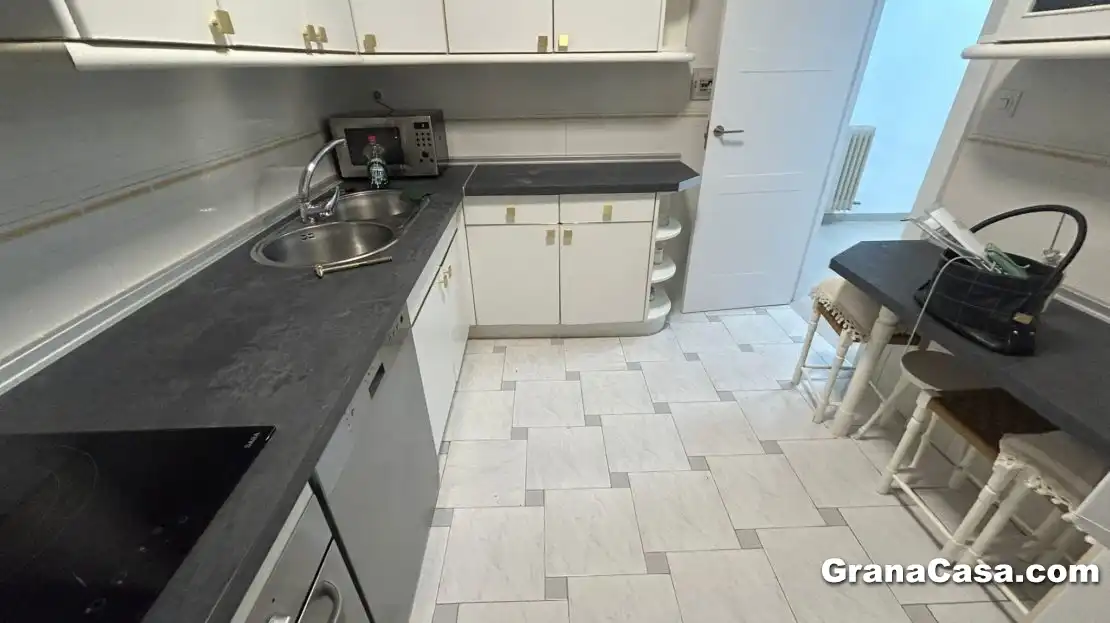 Cocina de Piso de alquiler en Granada con Calefacción, Terraza y Amueblado