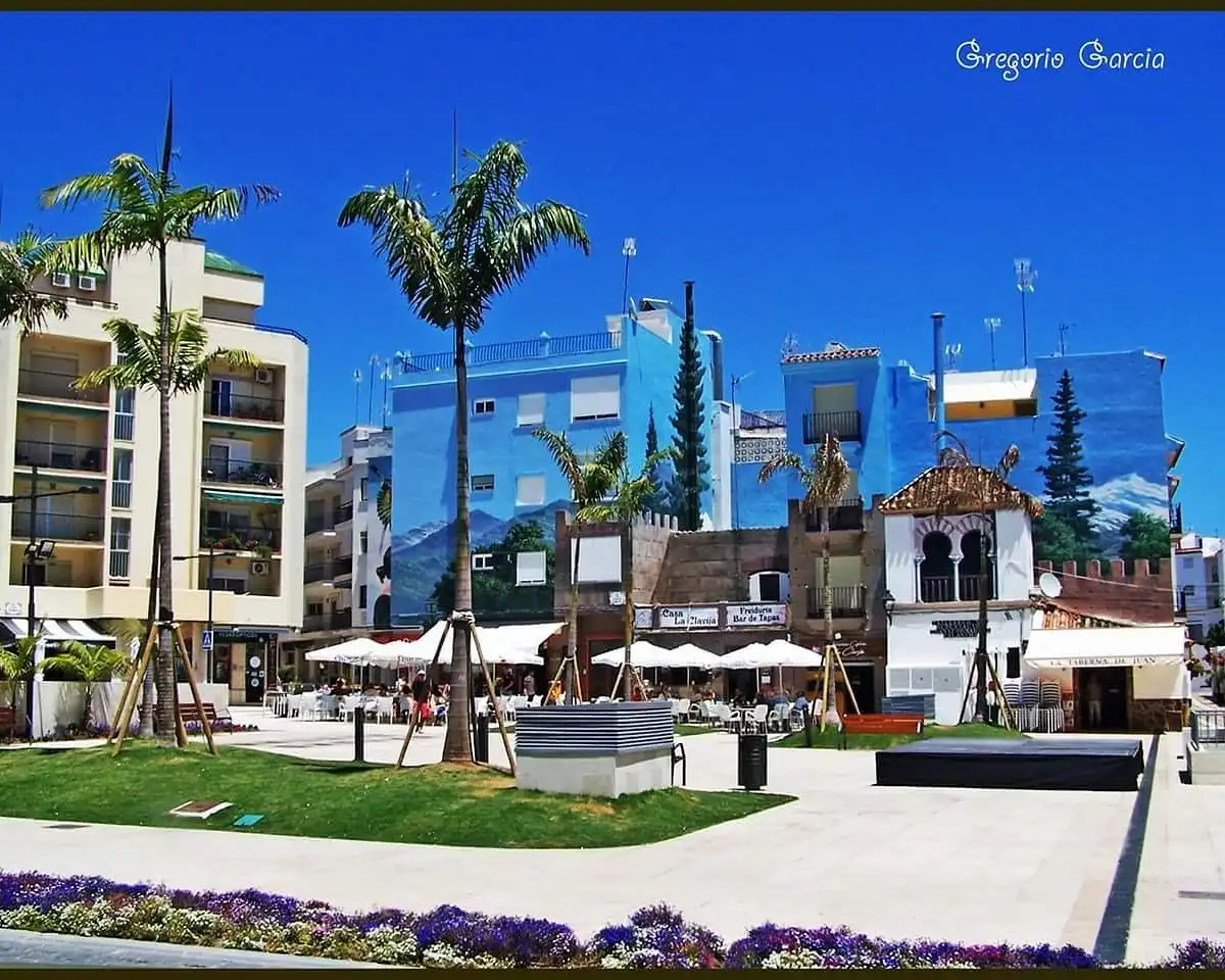 Locale commerciale in affitto a Estepona Pueblo
