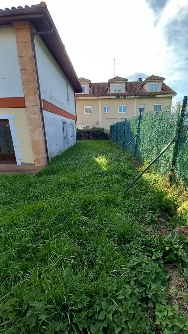 Casa adosada en venda en Reocín amb Calefacció, Jardí privat i Terrassa