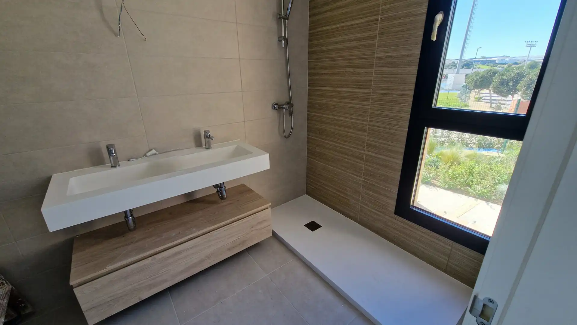 Baño de Planta baja en venta en Estepona con Aire acondicionado, Jardín privado y Terraza