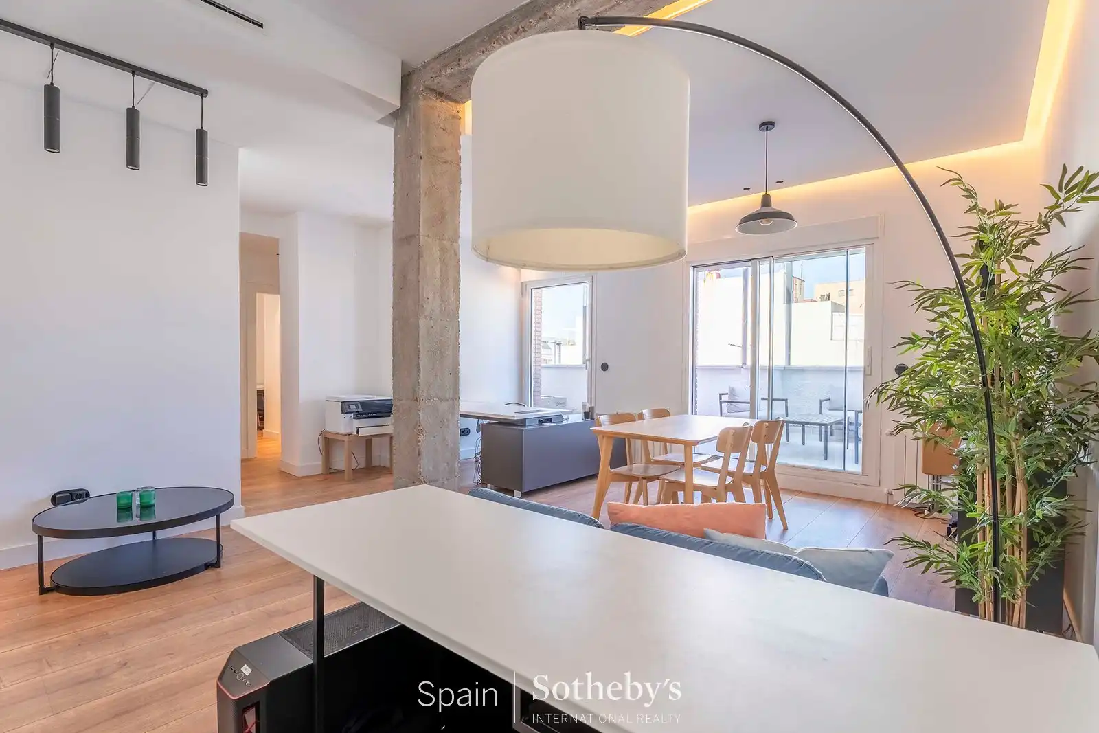 Sala d'estar de Apartament en venda en Madrid amb Aire condicionat, Calefacció i Terrassa