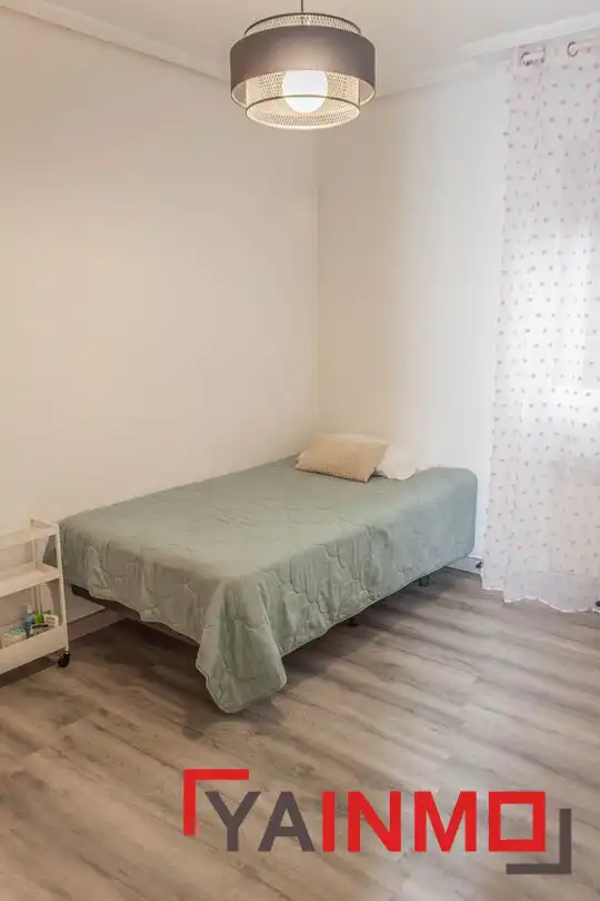 Bedroom of Flat for sale in Ariznabarra
