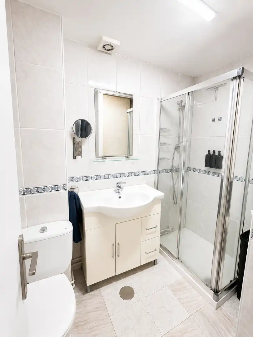 Badezimmer von Wohnung zum Verkauf in Torremolinos mit Klimaanlage, Terrasse und Möbliert