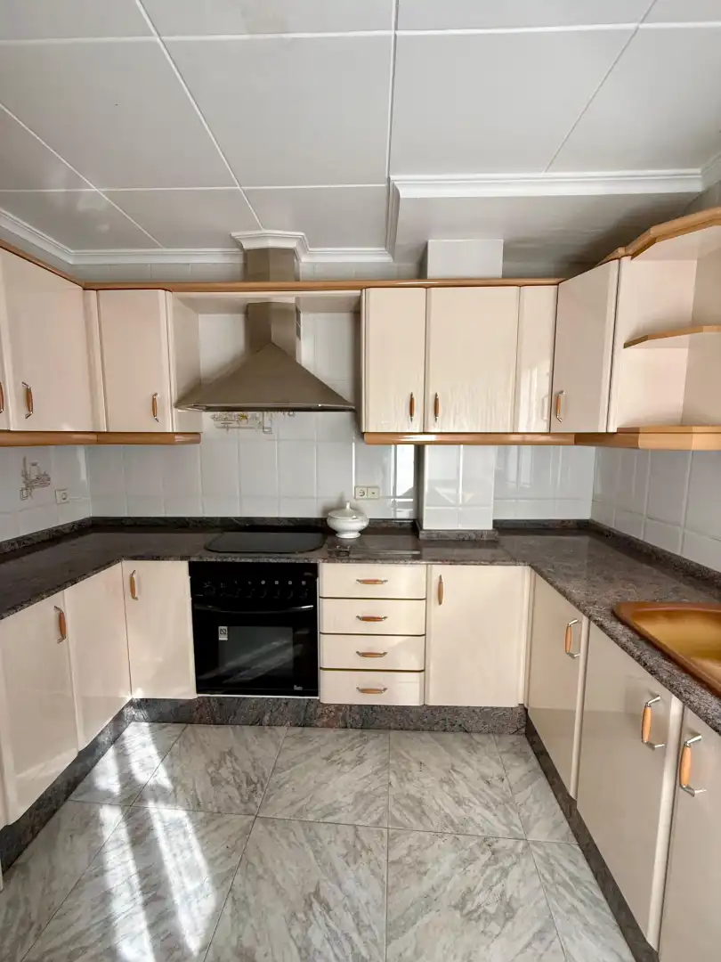 Cocina de Casa adosada en venta en Picassent con Calefacción, Terraza y Amueblado