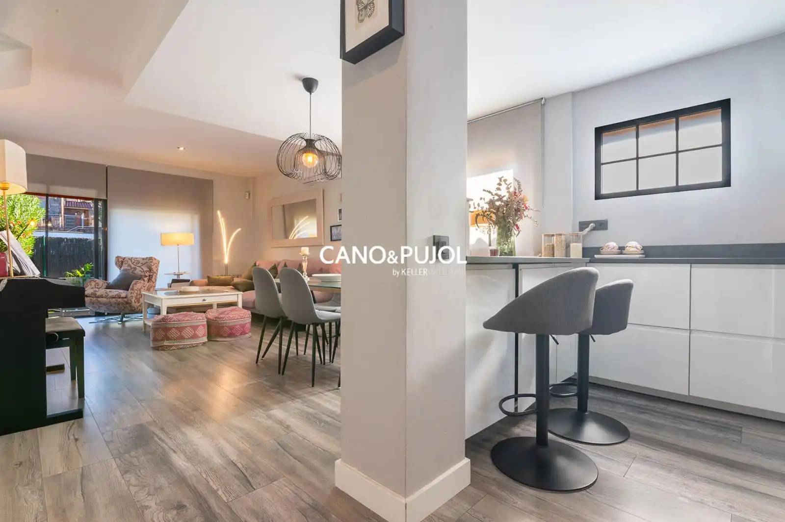 Sala de estar de Casa o chalet en venta en Terrassa con Aire acondicionado, Calefacción y Terraza