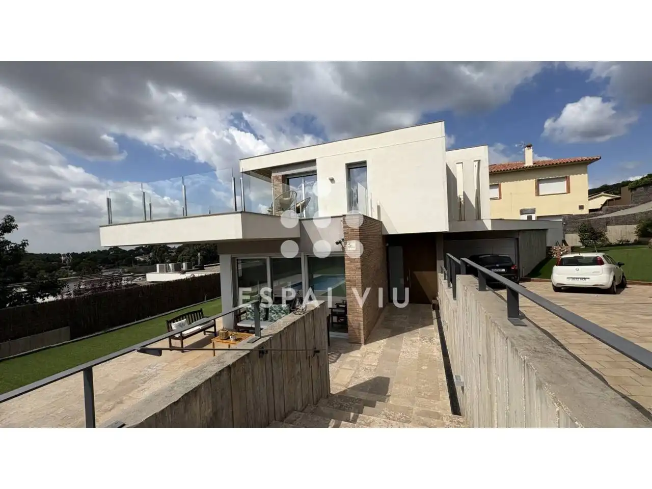 Vista exterior de Casa o xalet en venda en Matadepera amb Aire condicionat, Calefacció i Jardí privat