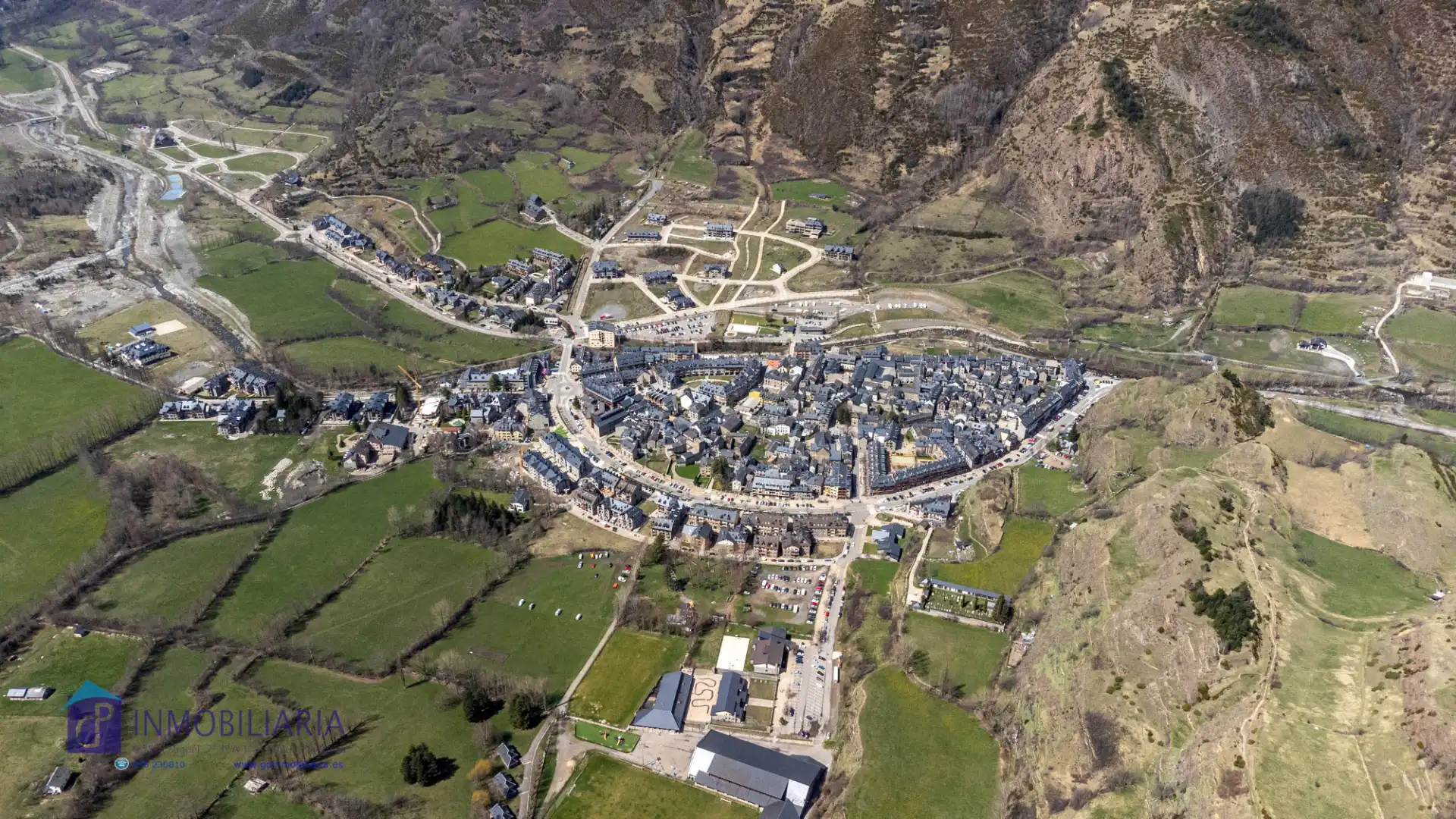 Außenansicht von Wohnung zum Verkauf in Benasque mit Heizung, Parkett und Terrasse