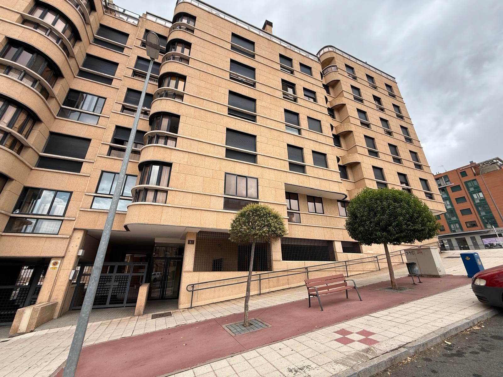 Vista exterior de Pis en venda en Ávila Capital amb Calefacció i Traster