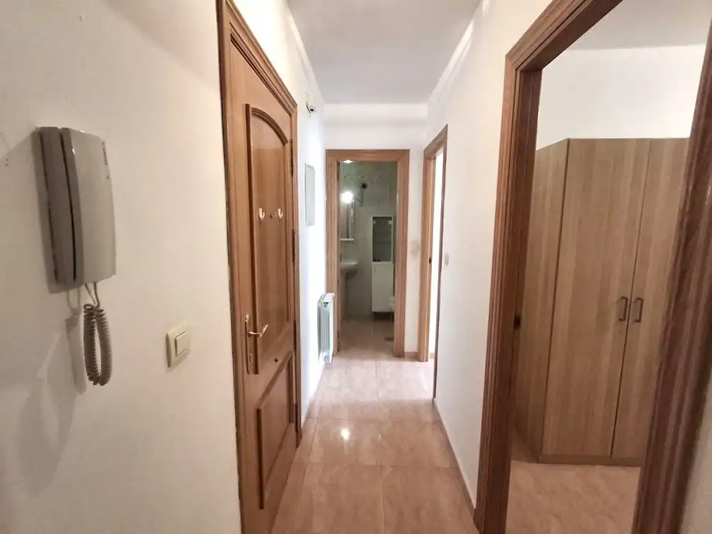 Piso en venta en La Roda con Calefacción, Trastero y Balcón