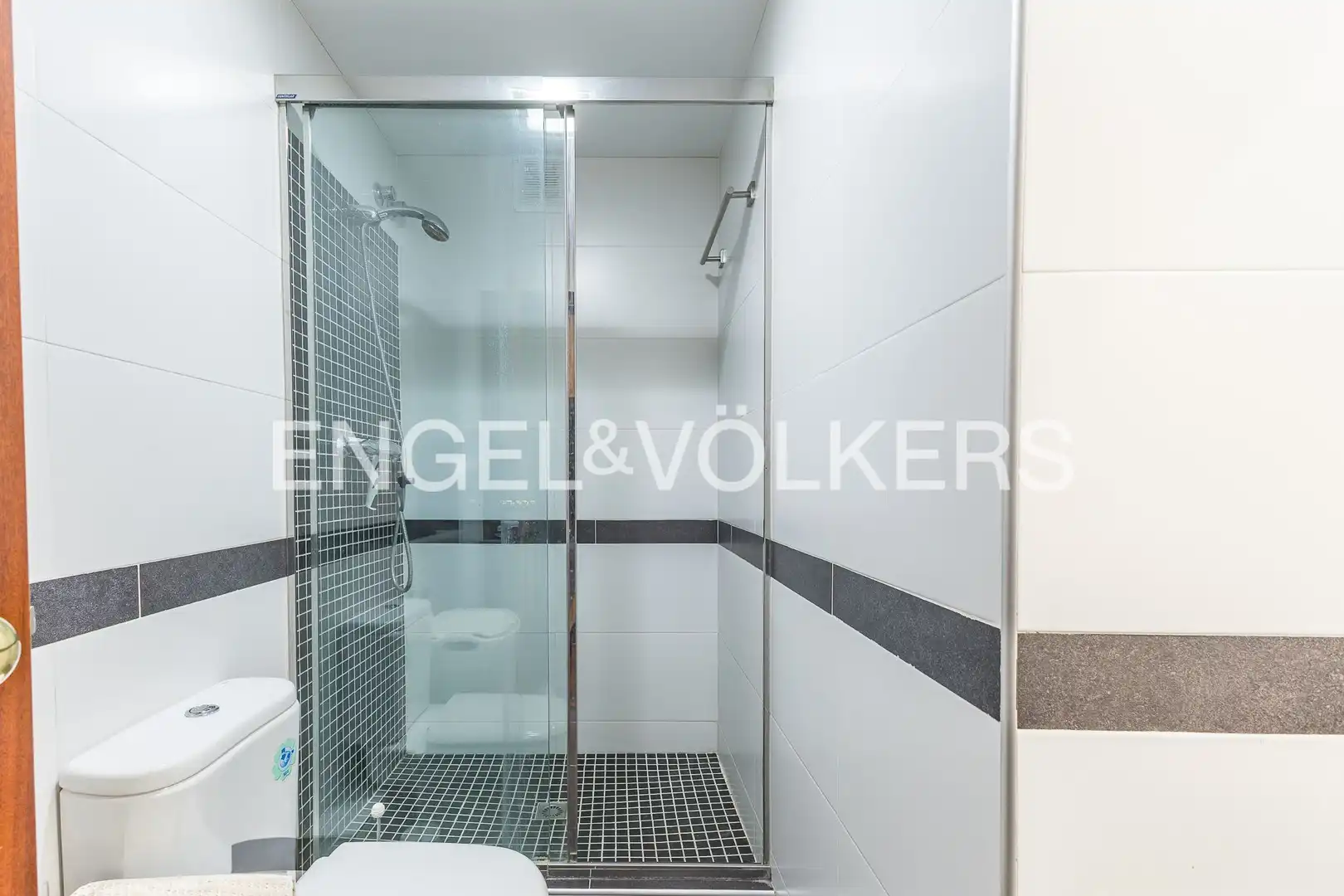 Baño de Dúplex en venta en Sant Just Desvern con Aire acondicionado, Calefacción y Jardín privado