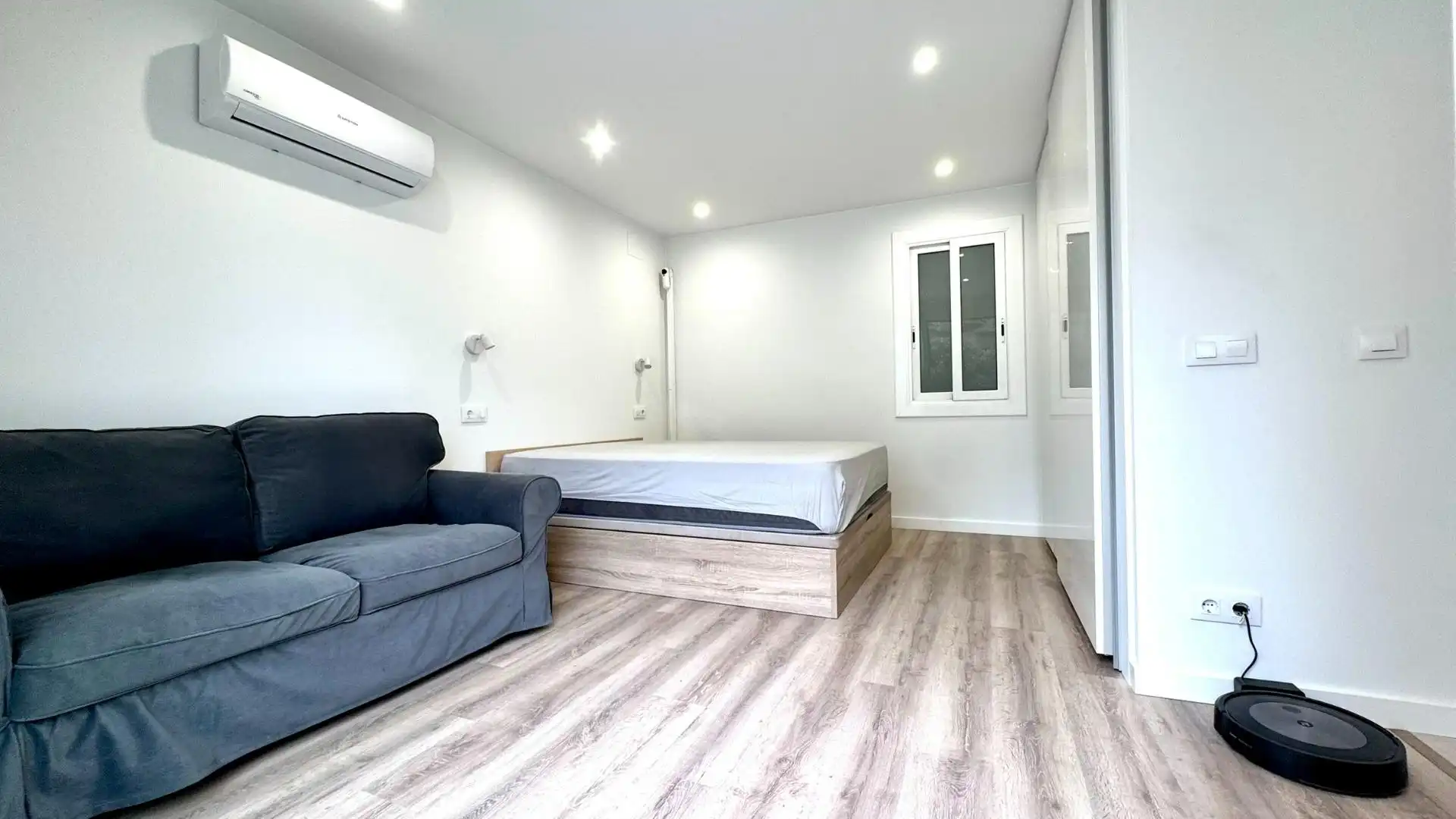 Schlafzimmer von Wohnung zum Verkauf in Barcelona mit Klimaanlage, Heizung und Parkett