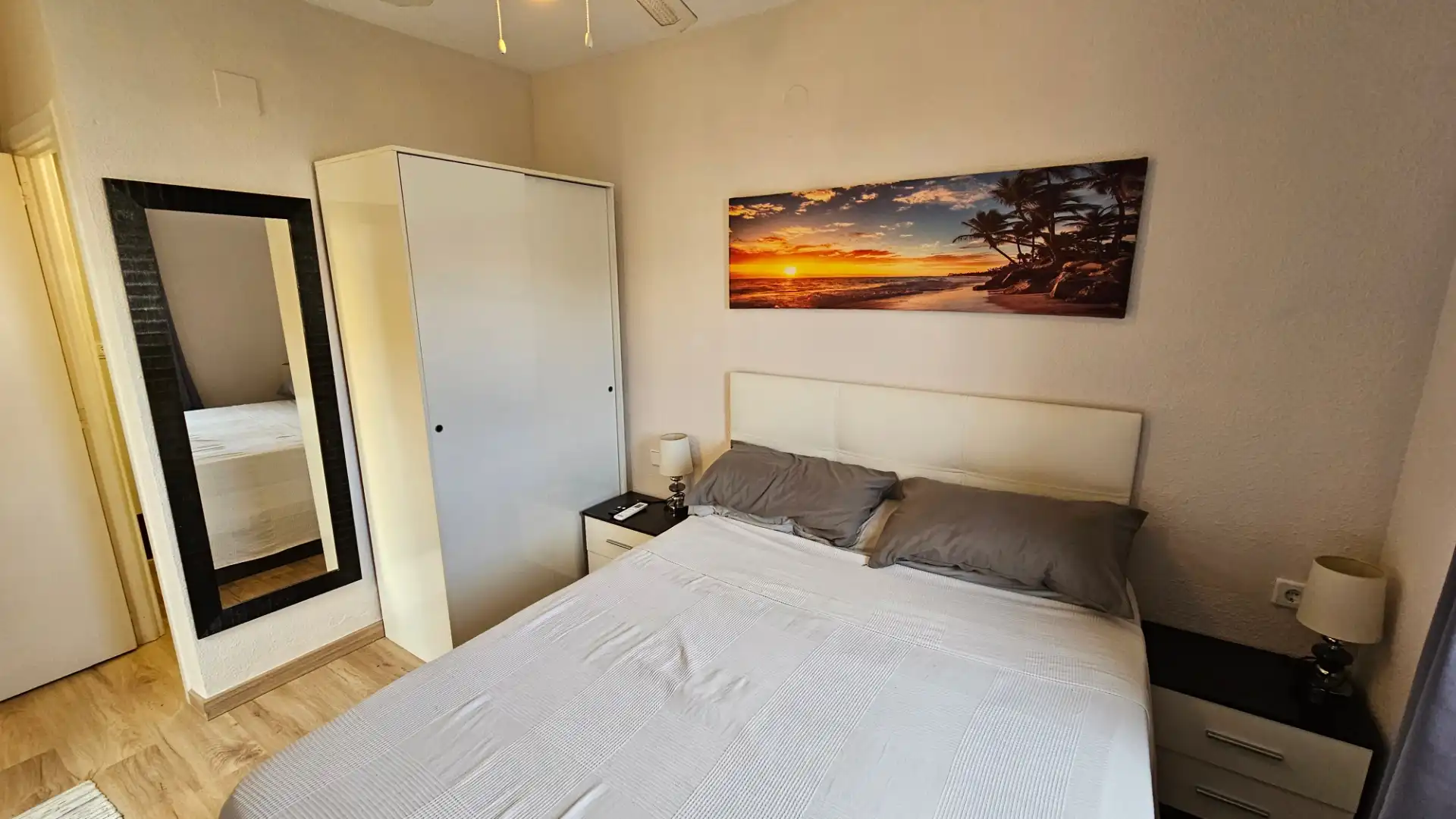 Habitación de Casa adosada en venta en El Campello con Aire acondicionado, Calefacción y Jardín privado