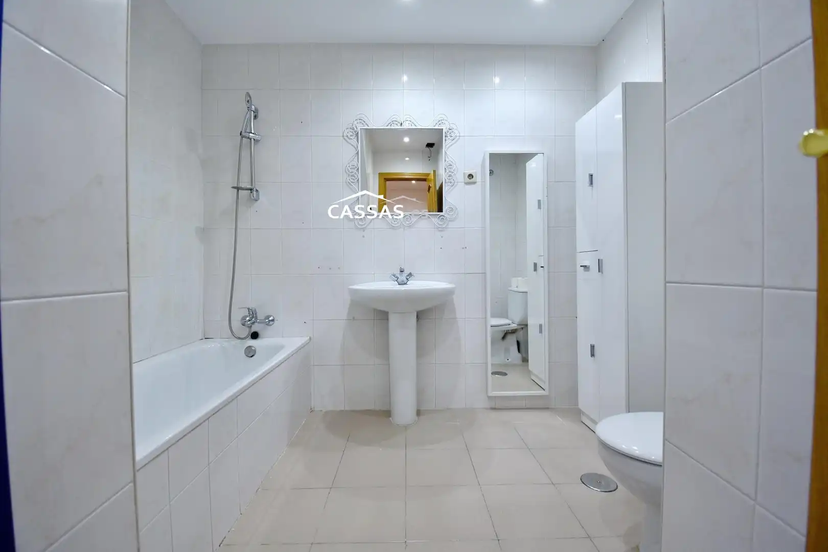 Bathroom of Flat for sale in Torrejón de Ardoz  with Heating and Parquet flooring