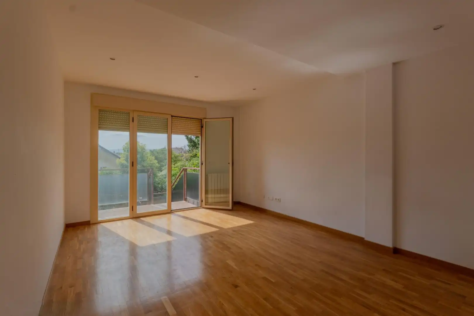 Bedroom of Detached homes for sale in Elciego  with Heating, Private garden and Parquet flooring
