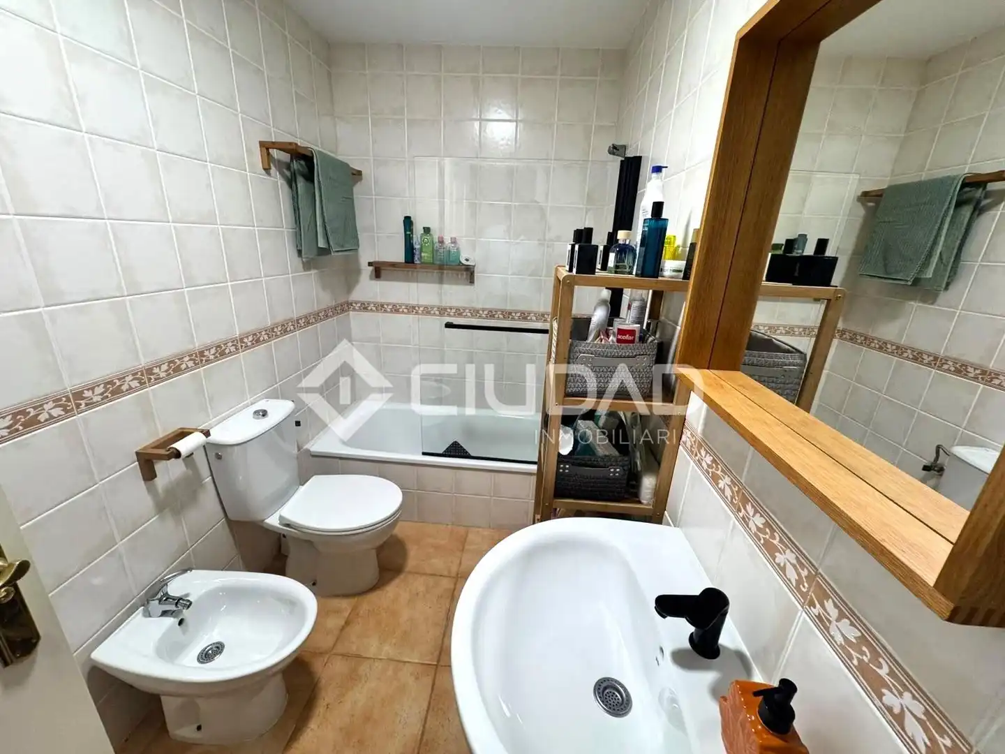 Baño de Piso en venta en Sanlúcar de Barrameda con Aire acondicionado, Jardín privado y Amueblado