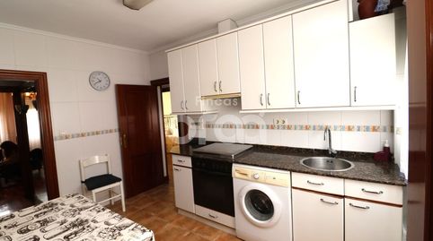 Foto 2 de Piso en venta en Azeta - Abatxolo, Portugalete