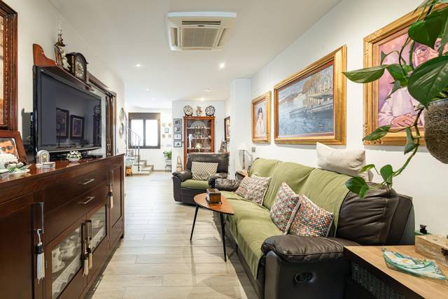 Casa adosada en Venta en Nueva en Ardales