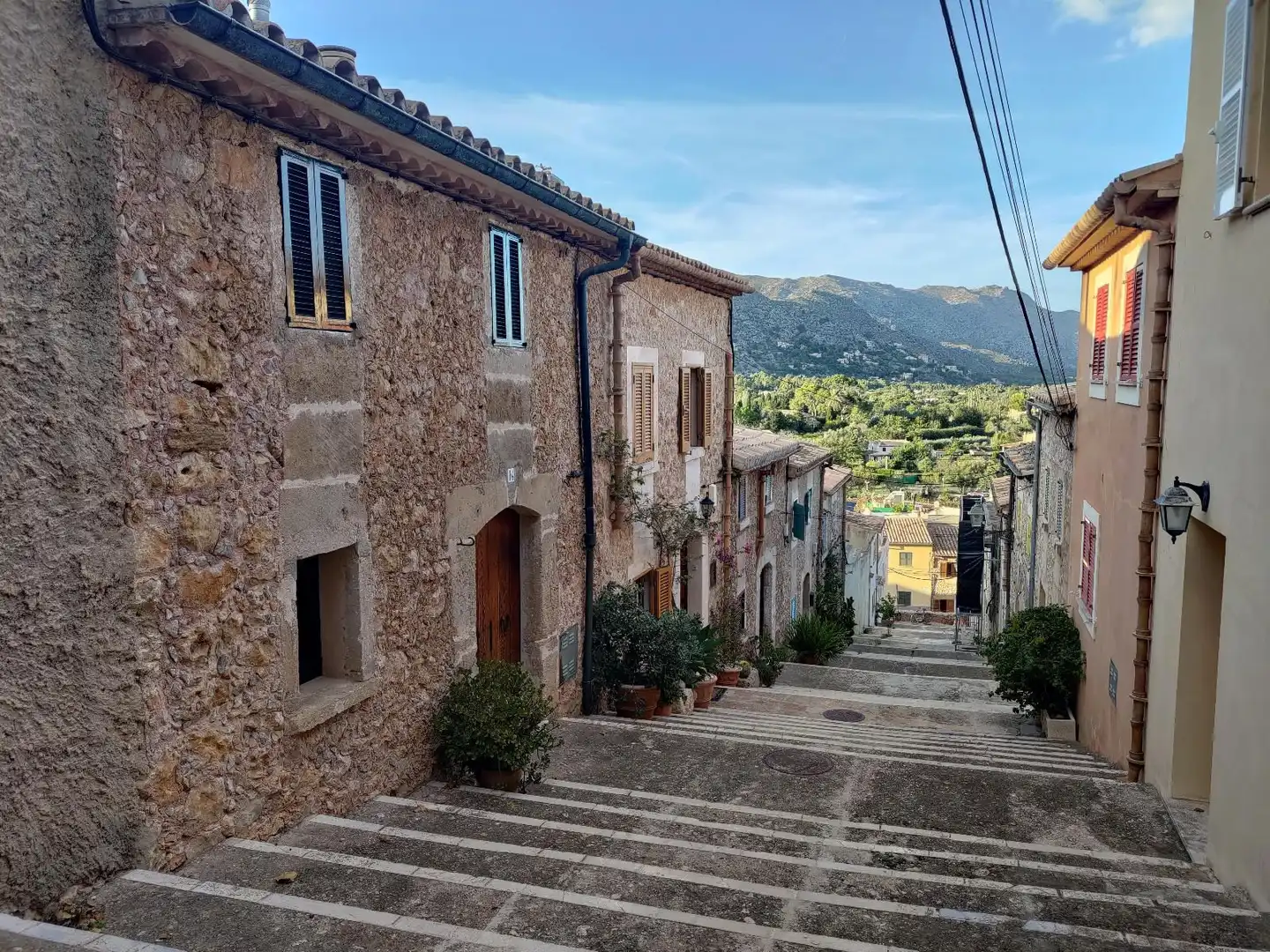 Außenansicht von Einfamilien-Reihenhaus zum Verkauf in Pollença mit Klimaanlage, Heizung und Terrasse