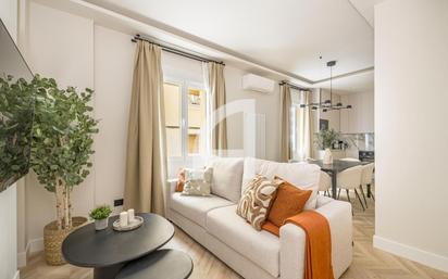 Wohnzimmer von Wohnung zum verkauf in  Madrid Capital mit Klimaanlage