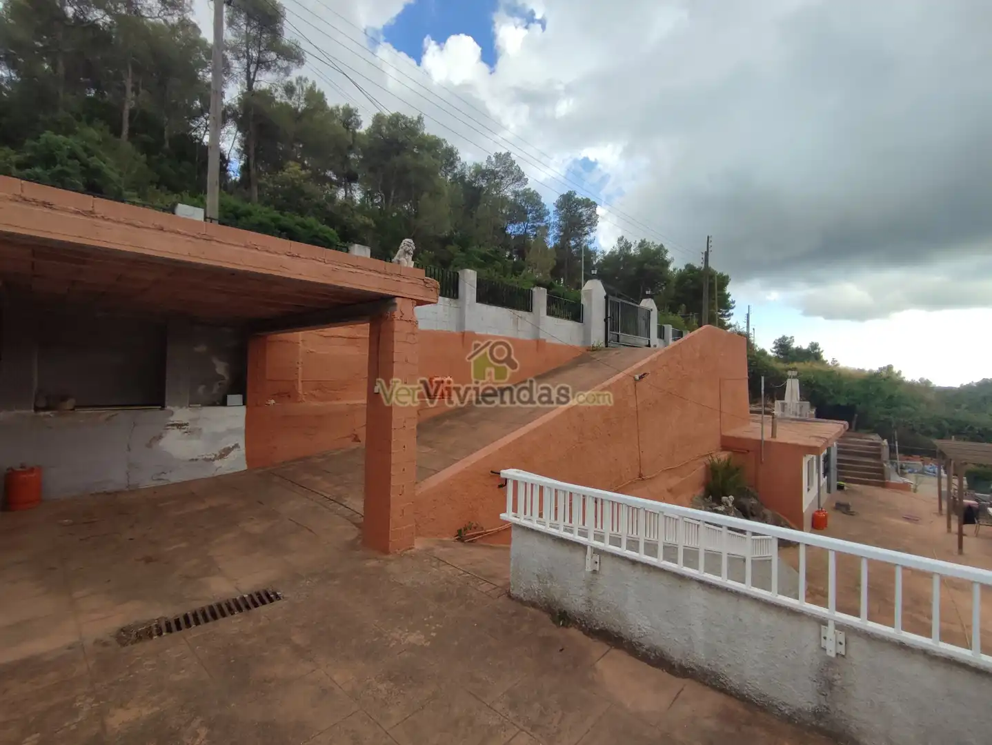 Jardí de Casa o xalet en venda en Vallirana amb Aire condicionat, Calefacció i Jardí privat