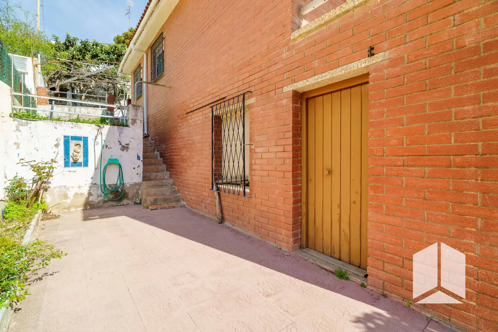 Vista exterior de Casa o chalet en venta en La Bisbal del Penedès con Trastero y Balcón
