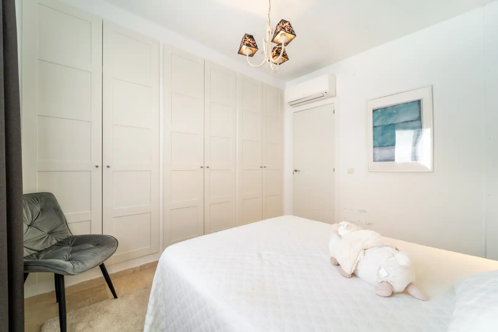 Dormitori de Casa o xalet en venda en Mijas amb Aire condicionat, Jardí privat i Terrassa