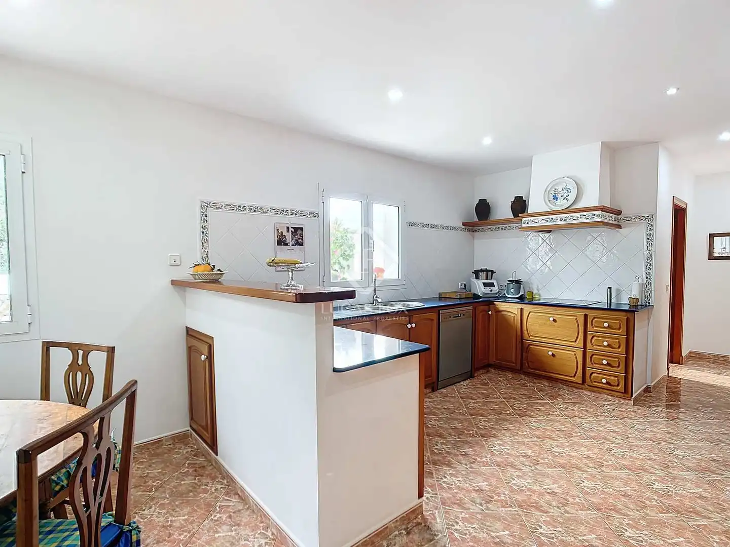 Cuina de Casa o xalet en venda en Ciutadella de Menorca amb Aire condicionat, Calefacció i Jardí privat