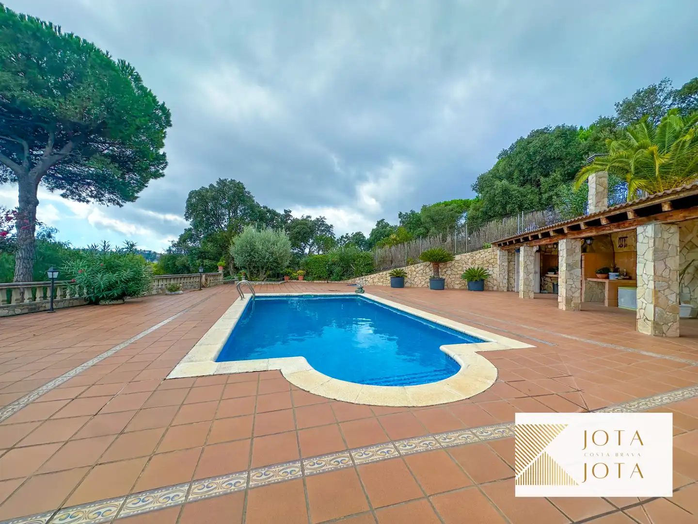 House with pool for sale in Aiguaviva Parc, imagen 3