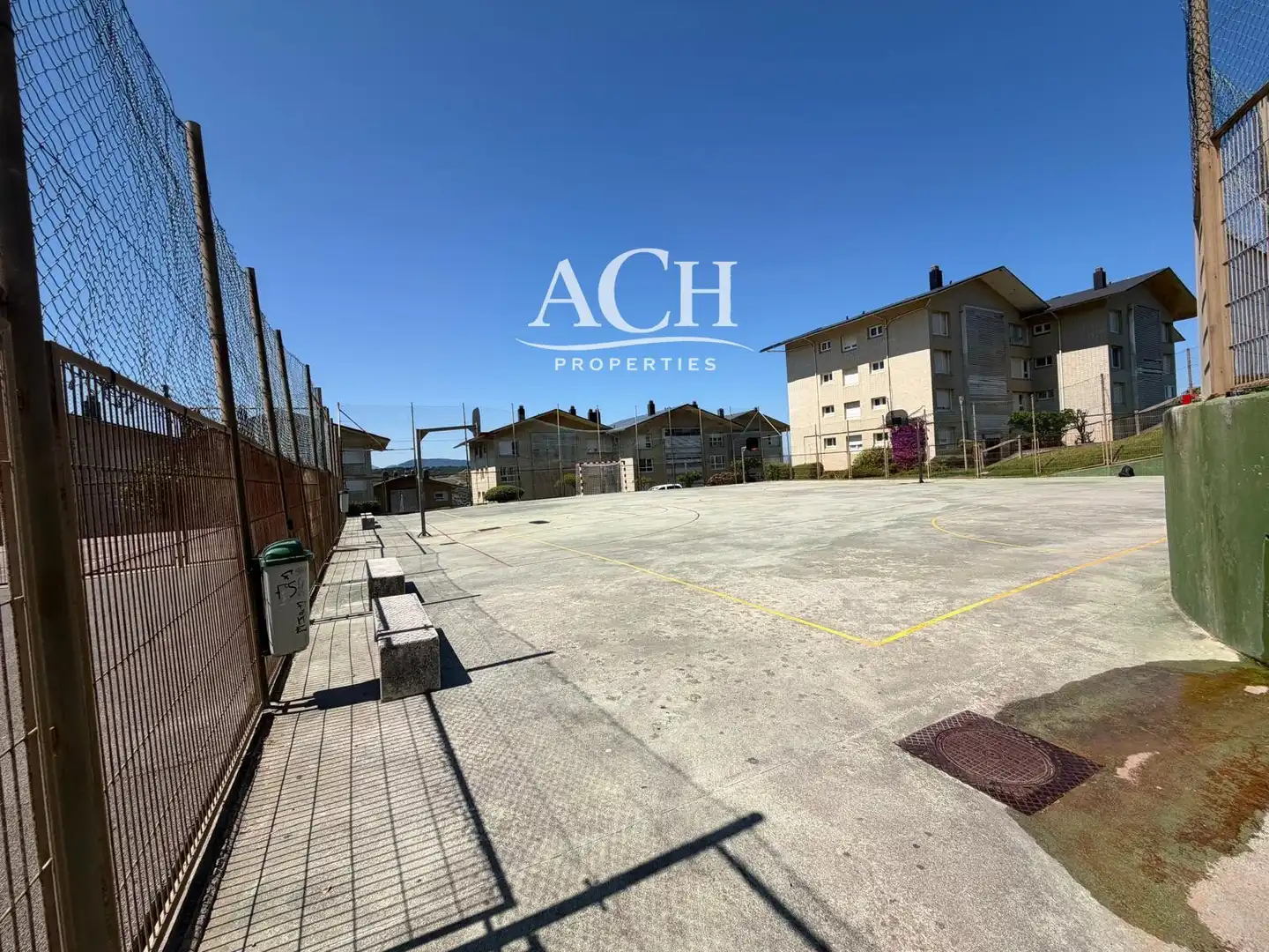 Aparcament de Pis en venda en Sopela amb Calefacció, Terrassa i Balcó