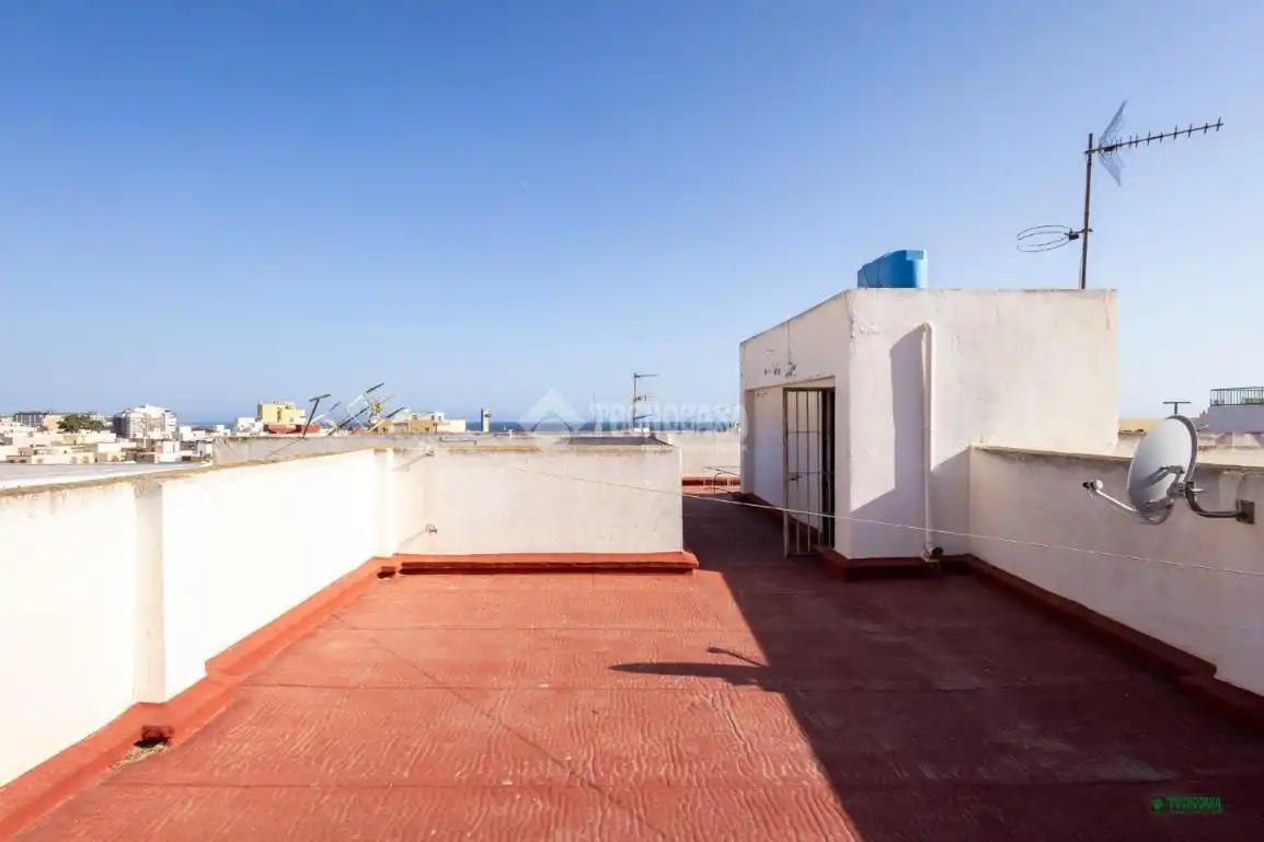 Terraza de Piso en venta en Almería con Calefacción y Balcón