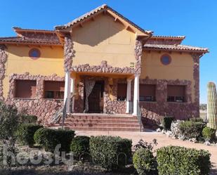 Vista exterior de Casa o xalet en venda en Colmenar de Oreja amb Calefacció, Jardí privat i Traster