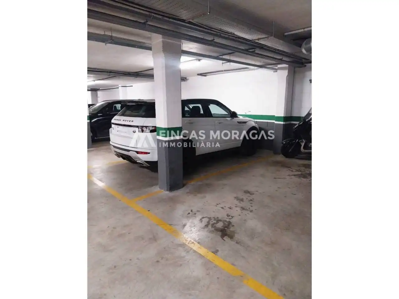 Aparcament de Garatge en venda en Sant Cugat del Vallès amb Alarma