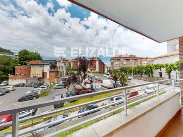 Wohnung mit Balkon zum Verkauf in Larramendi Kalea