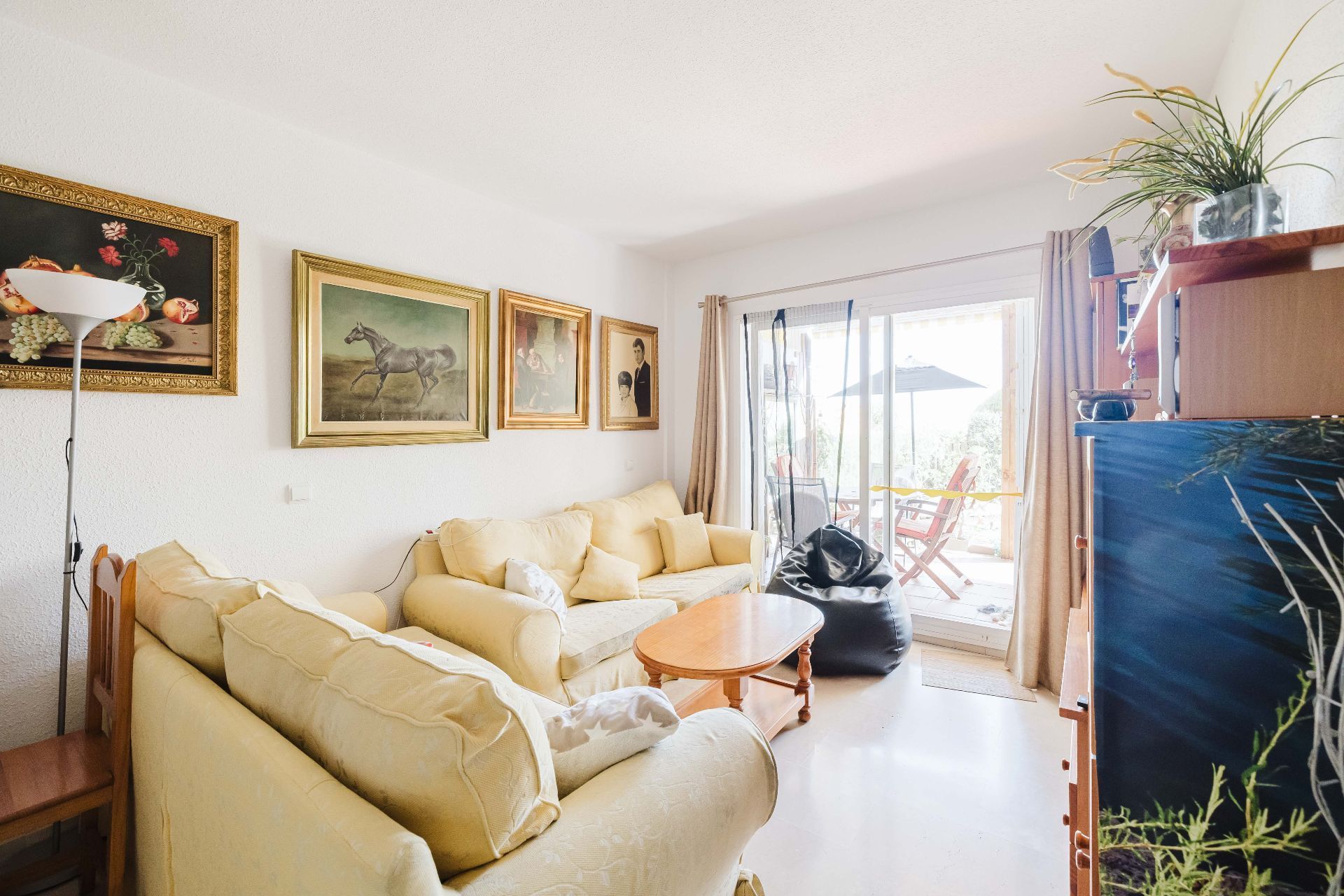 Living room of Flat for sale in Mijas  with Air Conditioner, Private garden and Furnished