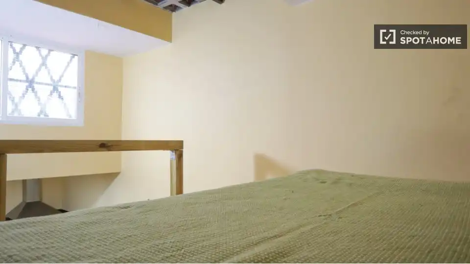 Room in Guindalera