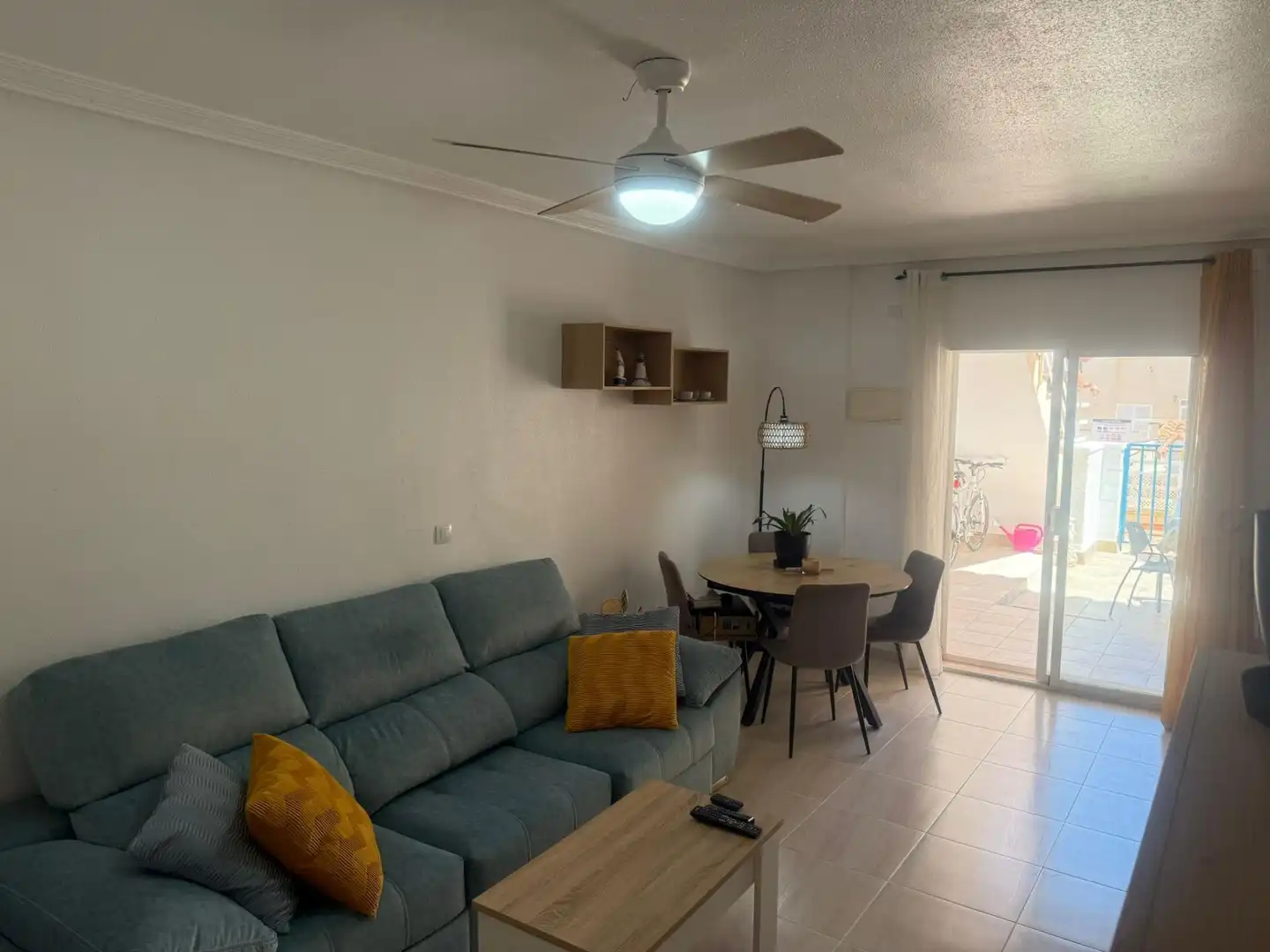 Sala de estar de Planta baja en venta en Águilas con Aire acondicionado, Jardín privado y Terraza