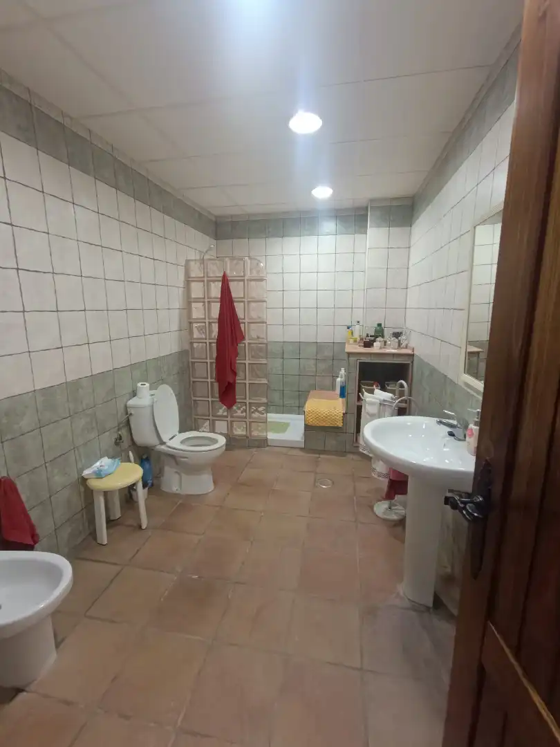 Bany de Casa o xalet en venda en Alcalá de Guadaira amb Aire condicionat, Calefacció i Jardí privat