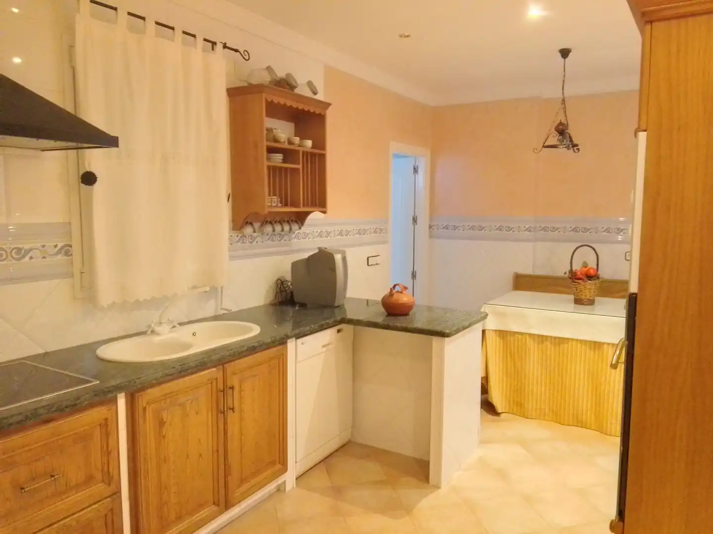 Cocina de Casa o chalet en venta en Prado del Rey con Jardín privado, Terraza y Amueblado