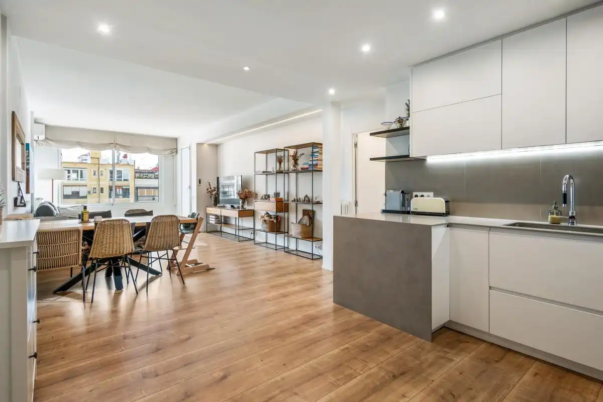 Cocina de Piso en venta en Barcelona con Aire acondicionado y Calefacción